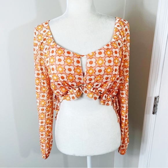 Madden NYC 70s Orange Floral Cropped Keyhole Top with Long Sleeves - LARGE - Picture 2 of 13
